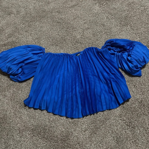 Express Tops - Express off the shoulders blouse